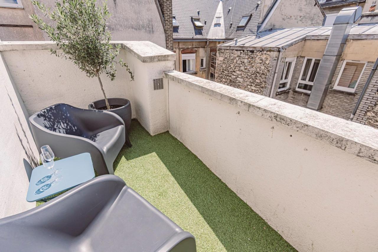Reims - Place Du Forum - Cathedrale - Terrasse المظهر الخارجي الصورة